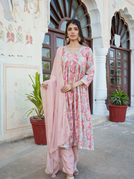 Women Peach Muslin kurta with handwork embroidery, solid bottom & Dupatta Set