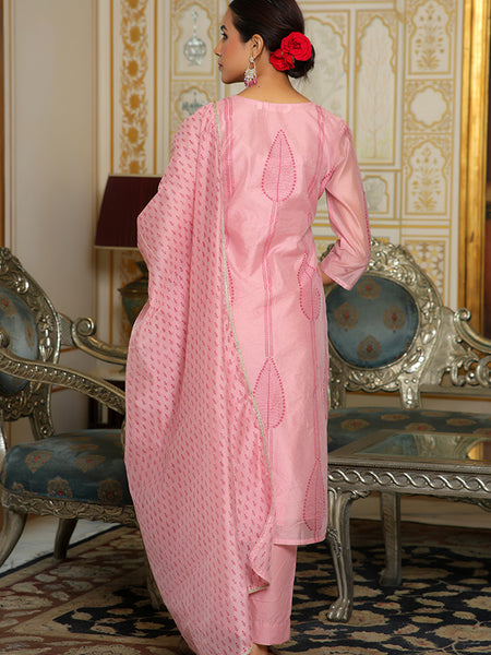 Women Pink Chanderi Block printed Embroidered kurta set with solid pants & dupatta