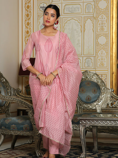Women Pink Chanderi Block printed Embroidered kurta set with solid pants & dupatta