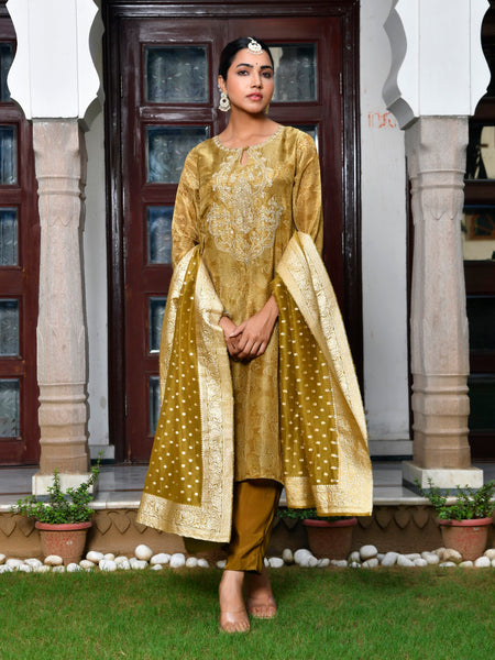 Women Digital Printed Tissue suit set with solid pant & brocade dupatta