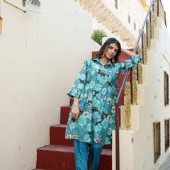 Women Teal Blue Muslin Tucks kurta with sequence Shirt Collar & Solid Bottom Set