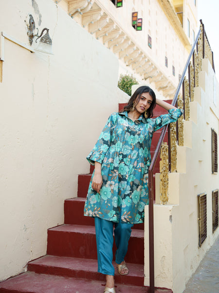 Women Teal Blue Muslin Tucks kurta with sequence Shirt Collar & Solid Bottom Set
