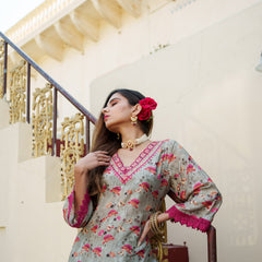 Women Pista Green Muslin Kurta With Cut Work Embroidered Neckline & Solid Bottom Set