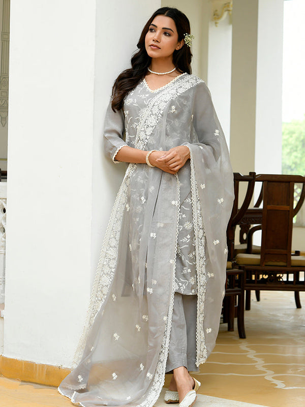 Women linen embroidered solid kurta set with solid pants & chiffon embroidered dupatta