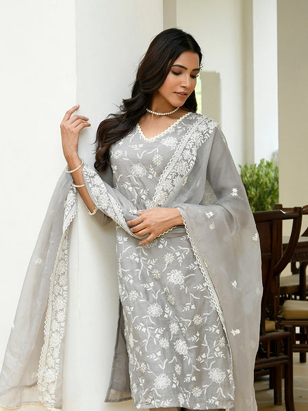 Women linen embroidered solid kurta set with solid pants & chiffon embroidered dupatta
