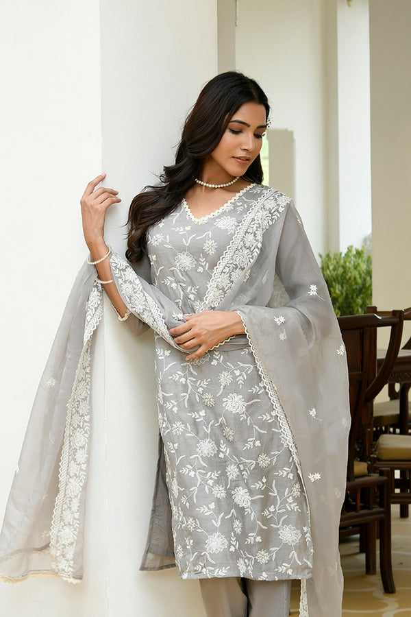Women linen embroidered solid kurta set with solid pants & chiffon embroidered dupatta