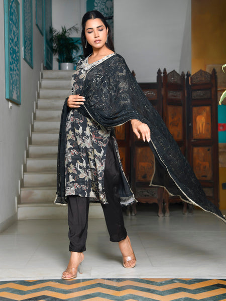 Women crepe embroidered suit set