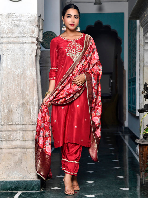 Women silk emboidered solid pant set & digital printed dupatta
