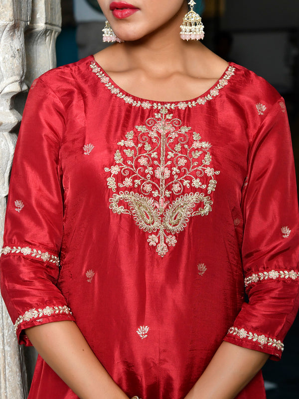 Women silk emboidered solid pant set & digital printed dupatta