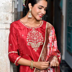 Women silk emboidered solid pant set & digital printed dupatta
