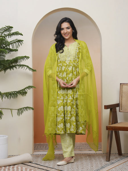 Women green Cotton kurta with cotton pant & dupatta