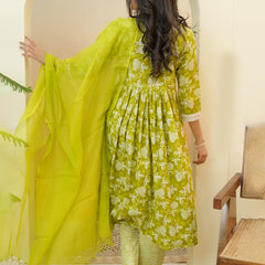 Women green Cotton kurta with cotton pant & dupatta