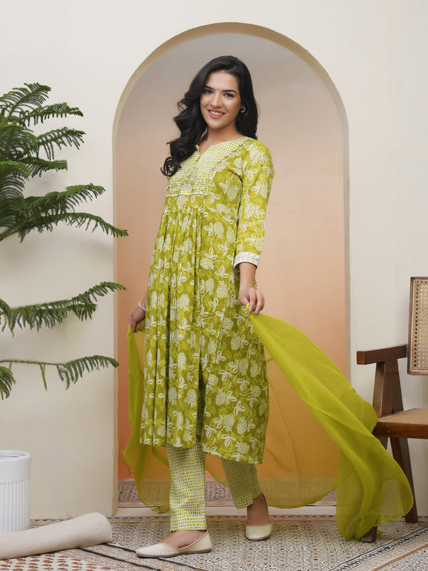 Women green Cotton kurta with cotton pant & dupatta