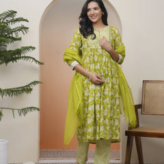 Women green Cotton kurta with cotton pant & dupatta