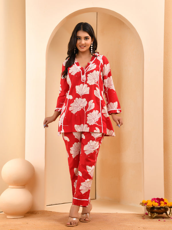 Red pleated cotton cord set with lace & cotton printed pants