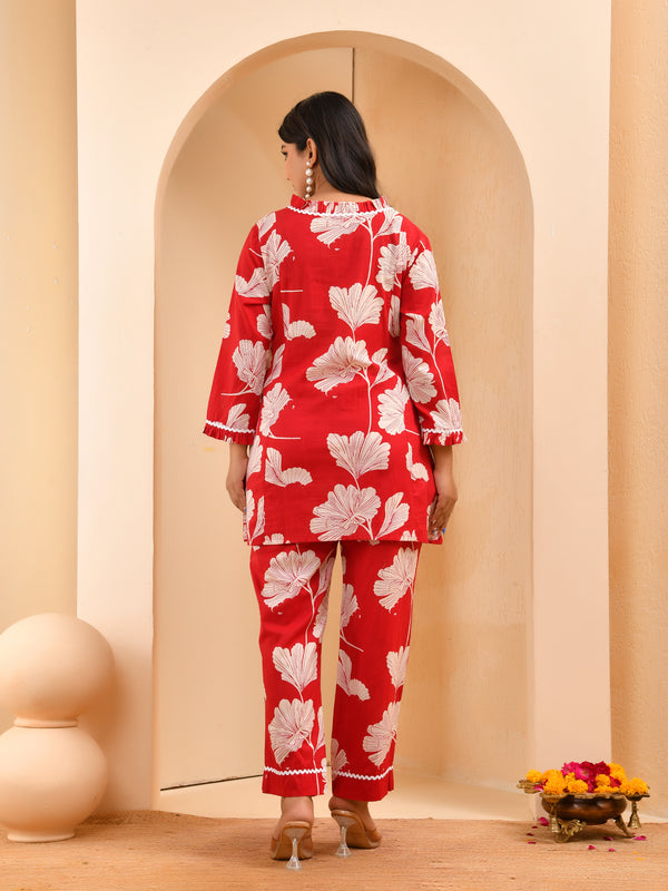 Red pleated cotton cord set with lace & cotton printed pants