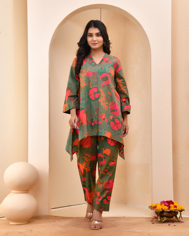 Henna floral printed aline high low pattern kurta with solid pants